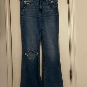 Distressed Blue Women's Jeans with Stretch